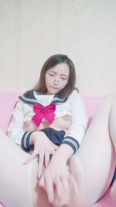 19岁清纯女大学生 今夏 道具秀~14v11g 1