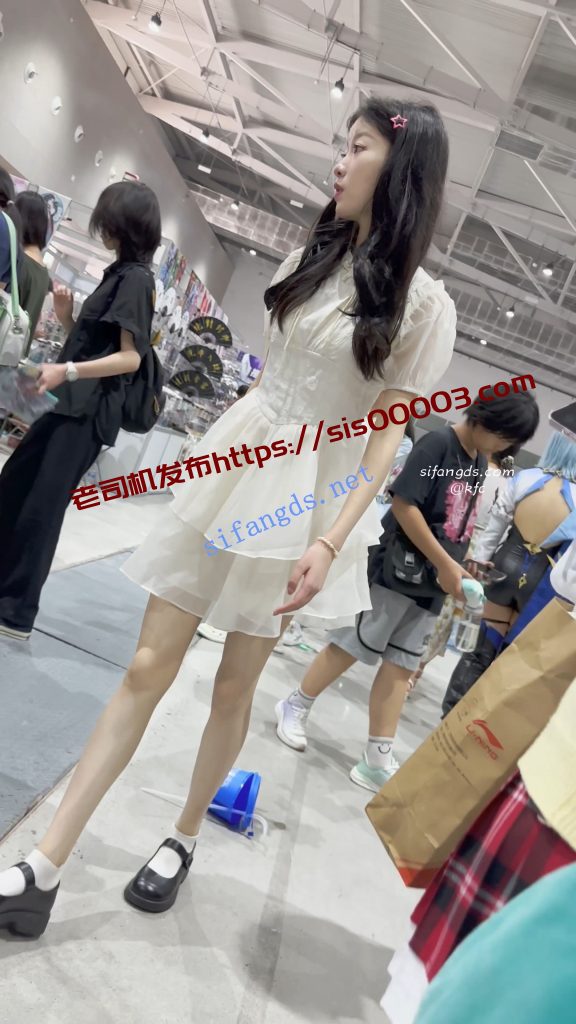 【KFC】白色长裙学生妹独自逛街·白色内内前后CD【1V】【738M】 3