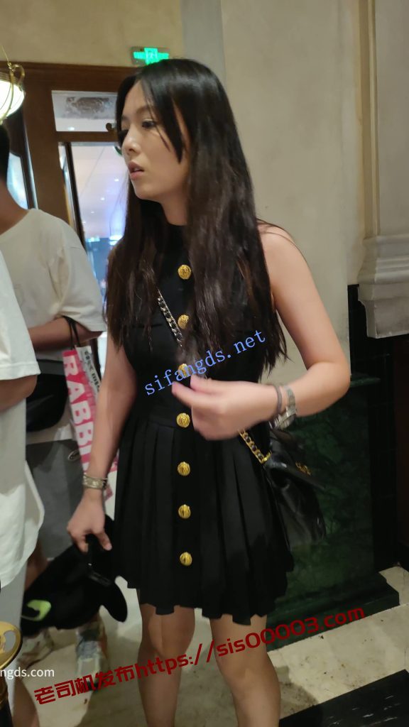 【CSCD】黑色连衣裙美女和朋友逛街买蛋糕，黑色窄内【1V】【908M】 1