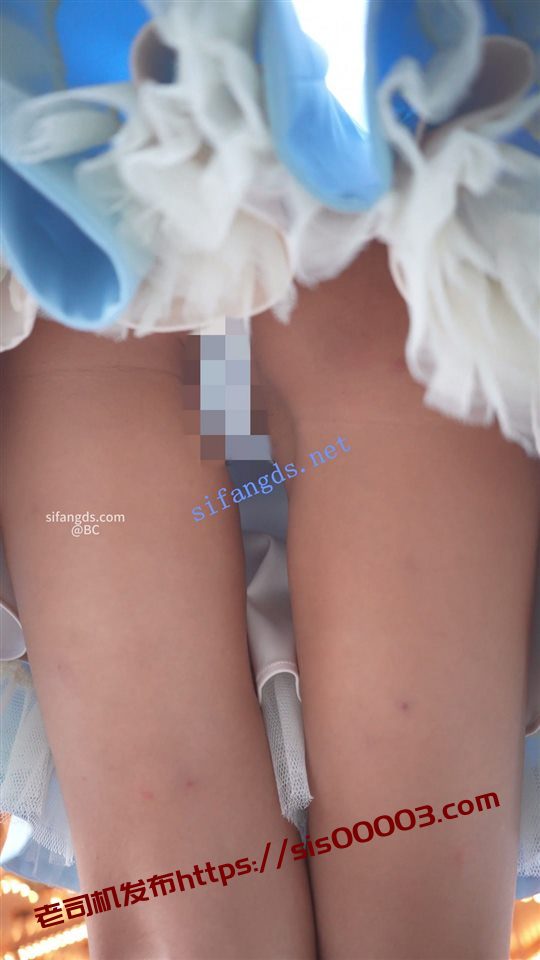 (BC-SSS-090)吊带公主裙姐妹..半蹲拍照被CD..竟然都穿丁字裤【1V】【959M】 9