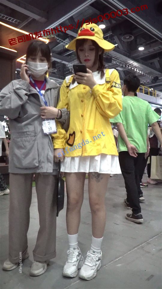 【xxn-156】游戏展台两位模特..蕾丝粉内..窄内塞了好几张纸【3V】【1.5G】 6