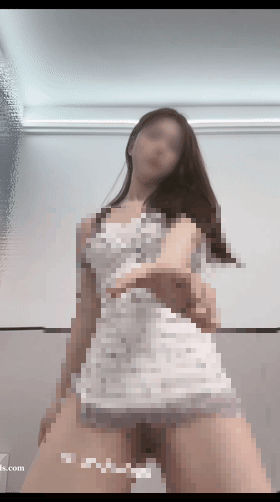 【重磅】大学舞蹈生【小乔（以安）】10月付费裸舞 甩B等 6