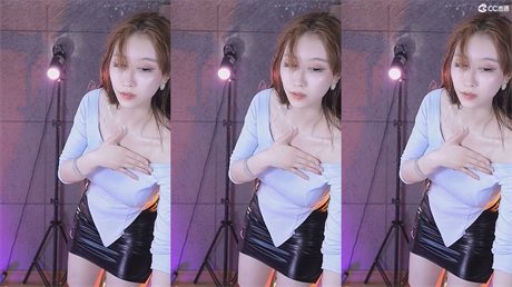 ❣️推荐❣️网易CC骚主播【静静妹妹】裸舞诱惑，跳舞赚不到钱下海做母狗，被大哥颜射，憋了多久射这么多【15V】【4.1G】 1