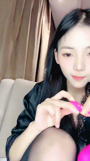 顶级校花奶熊恋冬2025最新！道具狂喷成水帘洞，美到让人上头 1