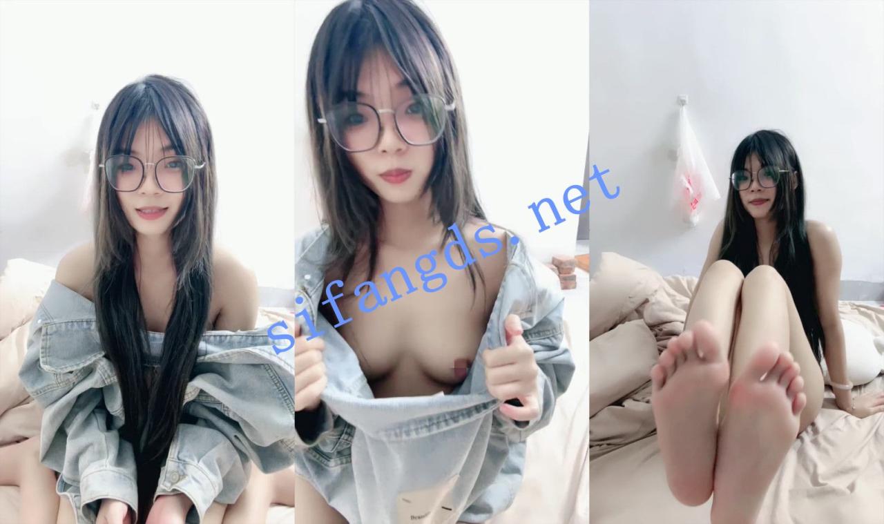 ⚡【下课后】帅哥把傻白甜眼镜妹带回家啪啪口爆！爽歪歪~ 1