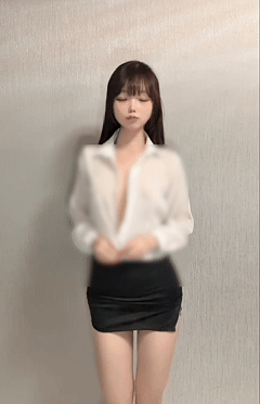 推特极品反差萌妹 小粉喵 真金定制裸舞动感可爱宅舞美翻了【38V】【1.43G】 4