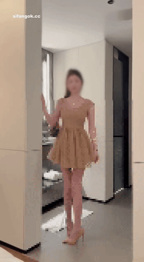 【核弹】推特顶级反差女神【一只顶美】高价付费群 超极品 1