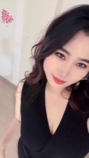 ⚫️最新抖音泄密！风韵十足巨乳少妇【鍂鑫鑫】情趣内衣黑丝高跟自慰喷水啪啪【29V】【2.89G】 1