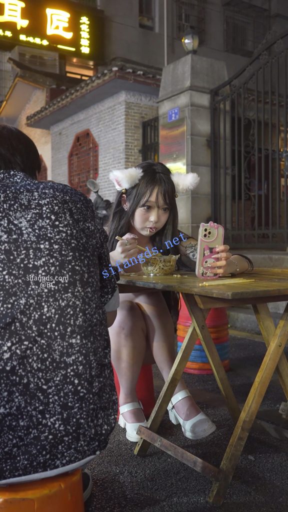 (BC-SSS-069)极品美女透明蕾丝内..大叔面前扣13..骚气溢出屏幕【1V】【1.19G】 8