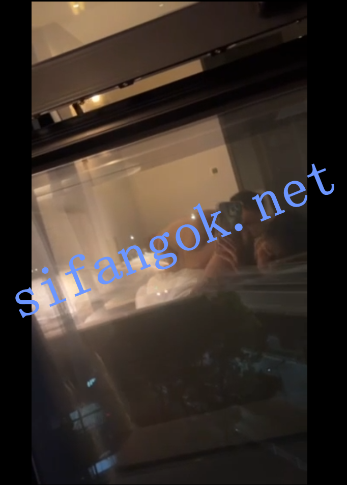 【抖音健身肥臀】Doris 万粉黑肤健身博主露脸道具啪啪后入【17V】【106M】 18