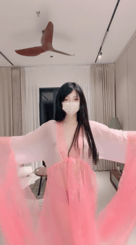 ♆【灵羽合】鹅美美!绿播女神~抖音裸舞~阳台露出~道具喷水! 2