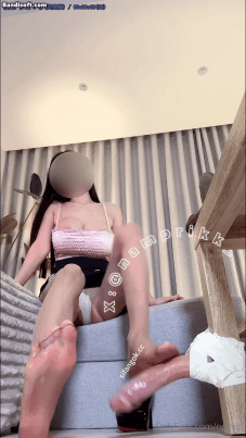 【推特/OF namprikk】极品巨乳 高潮淫水狂喷 烧杯接淫水 超色 1