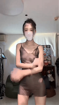 抖音带货主播 小尾巴/尾巴男装 反差裸舞同款服装真实对比 10