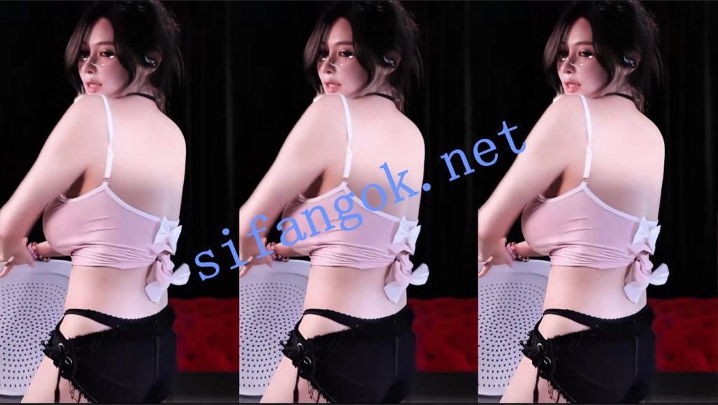 【斗鱼】艺瑟妃，艺老师高端福利定制4V，漏出半个豪乳【4V】【443M】 10