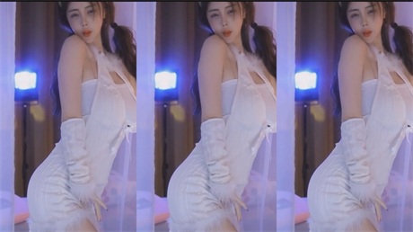 ❣️推荐❣️虎牙骚逼主播【小慢头】好身材大长腿，私定露出，奶头又长又敏感，全国可飞【17V】【2.19G】 5