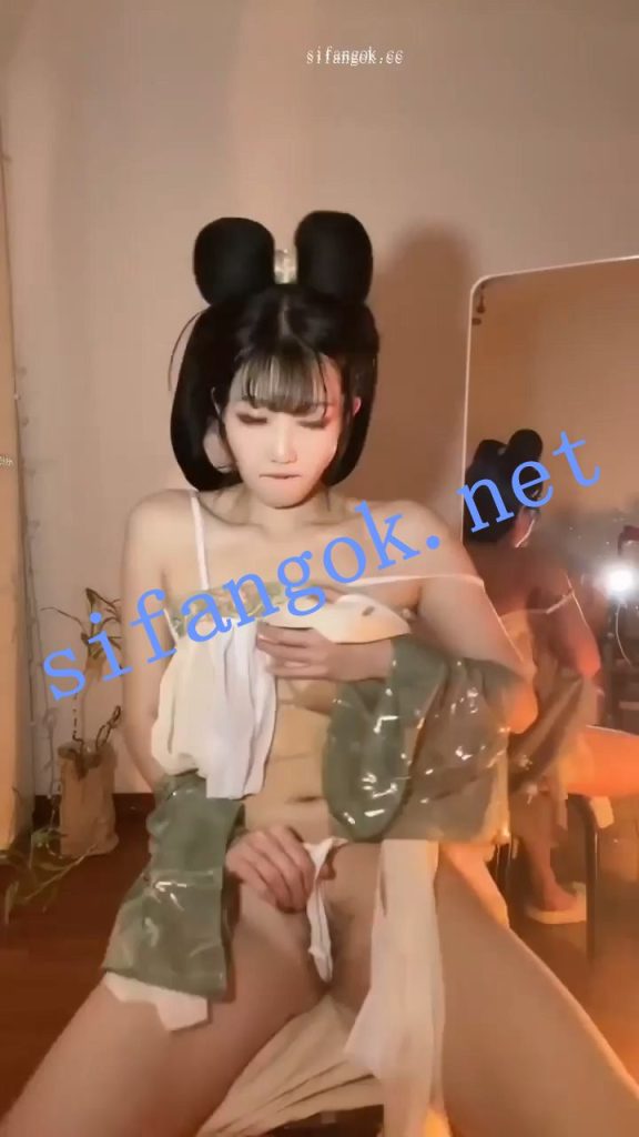 ஐ快手极品ஐ舞蹈老师紫月很会跳 私密定制 古风露毛骚舞【5V】【275M】 2