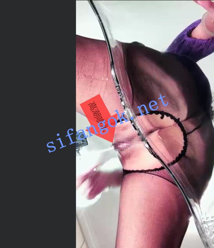 网红 Q币逗逗 气质美女 上面正常直播 下面插B 高潮喷水【2V】【391M】 10