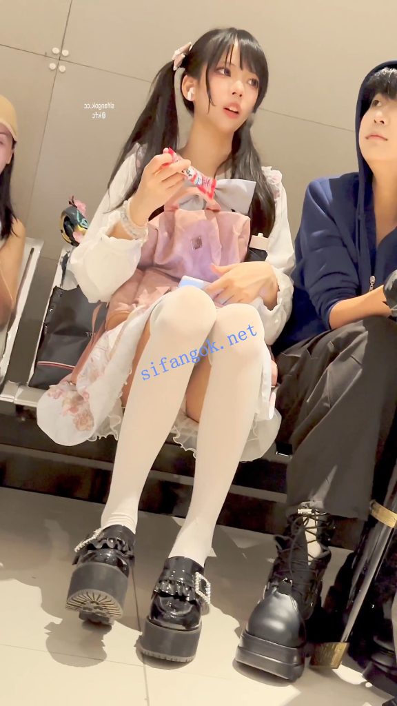 【KFC】超美的双马尾萝莉逛街·甜妹风白色过膝袜白内前后CD【1V】【457M】 9