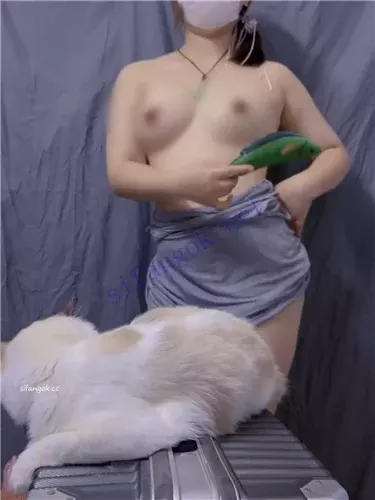 推特大奶福利姬 小沐瑶 26六月会员裸舞自慰啪啪+爱爱录音 12