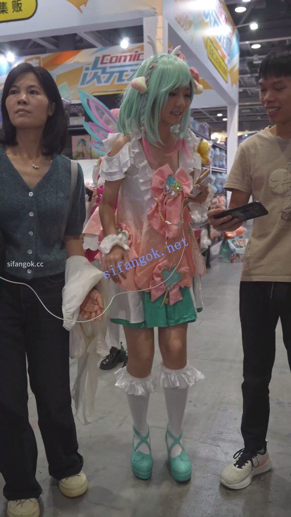 (BC-AA-695)瑶妹cos小姐姐逛街..粉色内裤前后拍低角度CD 5