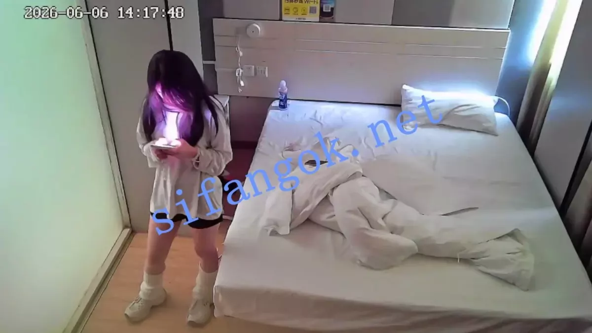 ⏪酒店偷拍⏩白袜短发美少女让男人压身上操嫩穴 10