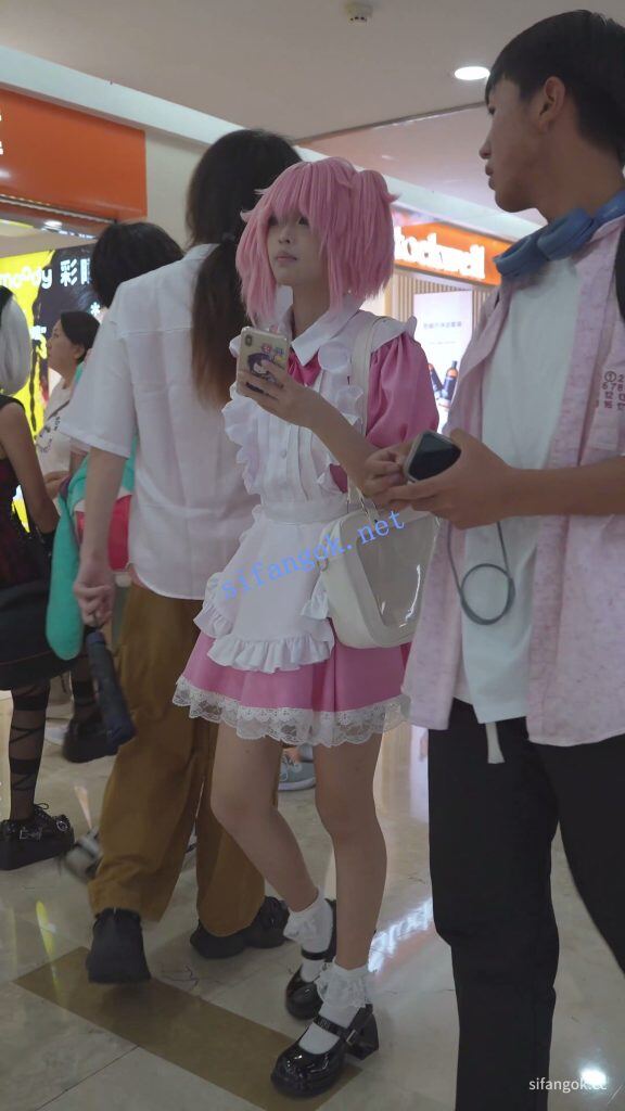 (BC-AA-694)粉色女仆装小姐姐逛商场..坐地上走光上楼梯被CD 1