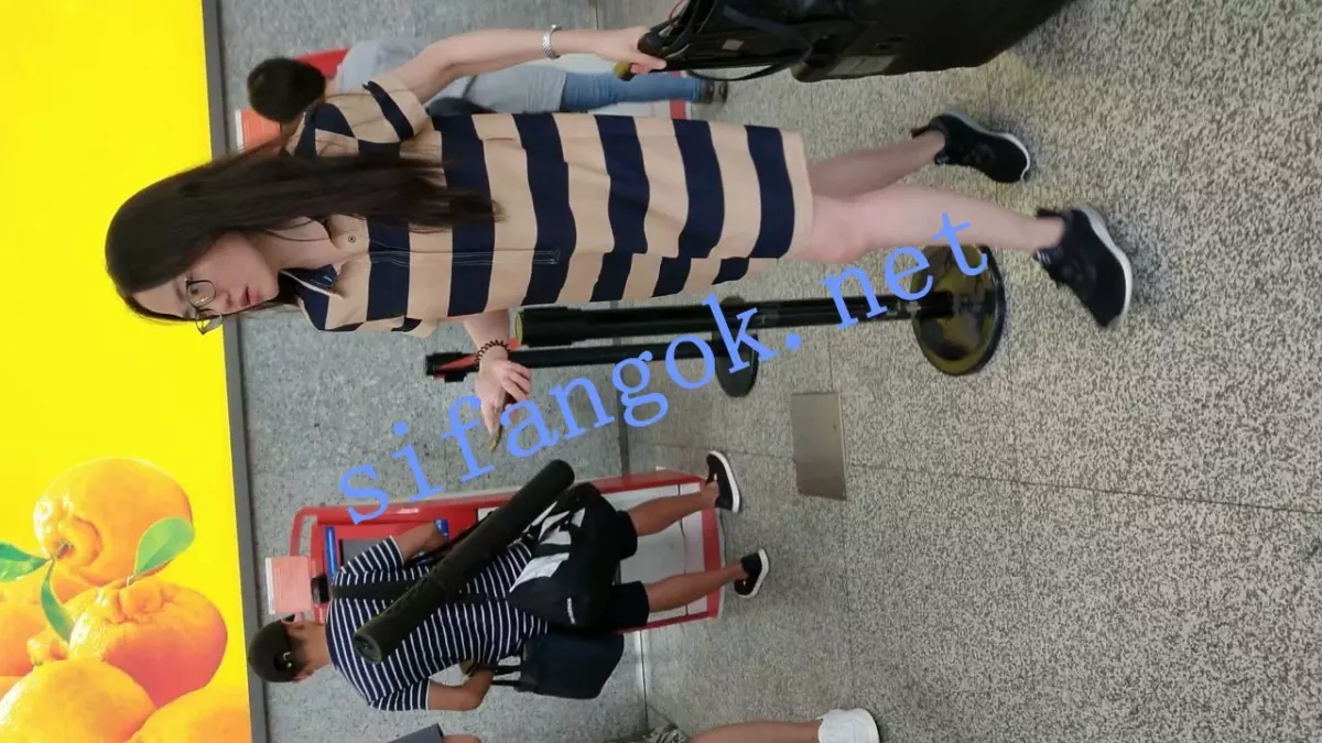 ✅【机场大师级系列】街拍抄底各种极品美女小姐姐大合集 22