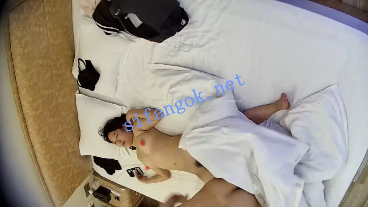 ❤️20260608❤️眼镜妹和粉T恤男友钟点房内怒操一场后离场 4