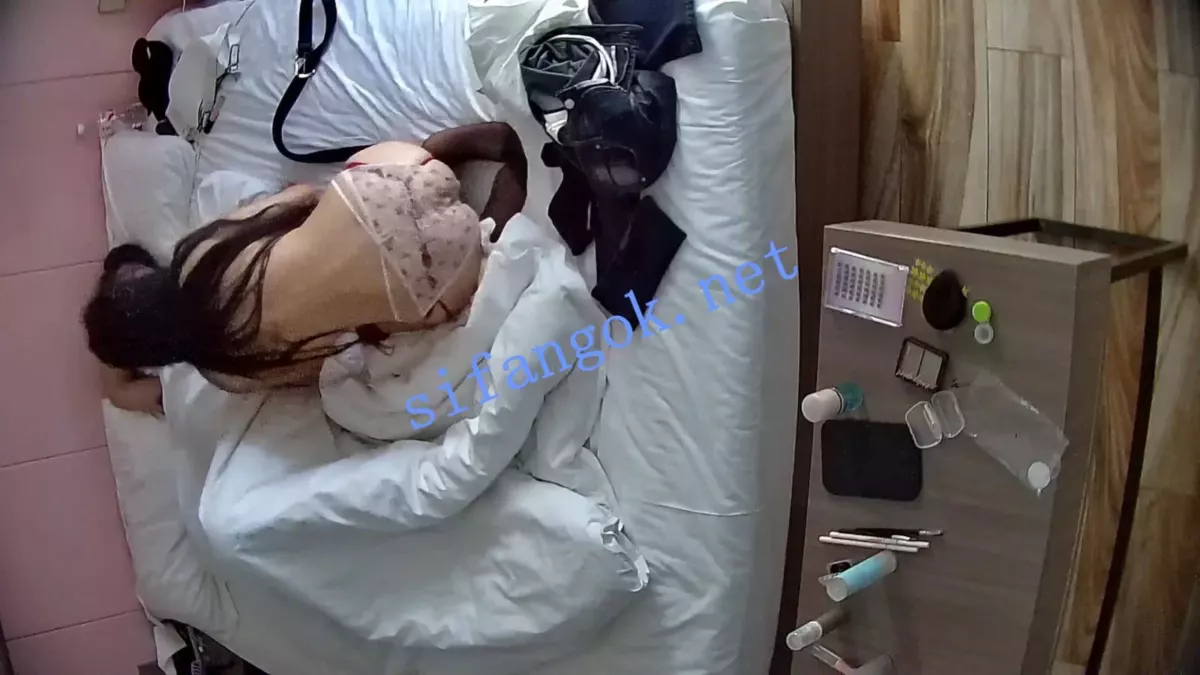 ❤️20260607❤️极品美女穿上黑丝被男友把内裤塞嘴里掐脖操 25 ❤️20260607❤️极品美女穿上黑丝被男友把内裤塞嘴里掐脖操 25