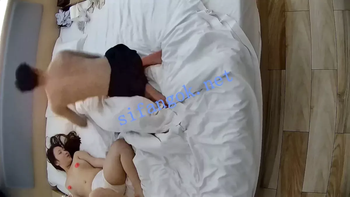 ❤️20260605❤️精壮男友带白嫩女友酒店开房啪啪早晚各一场 17