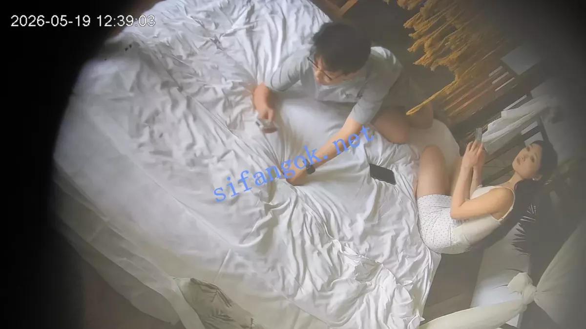 高颜气质极品美女~ 长腿蜜桃臀~各种姿势操逼~水多~啪啪响! 1