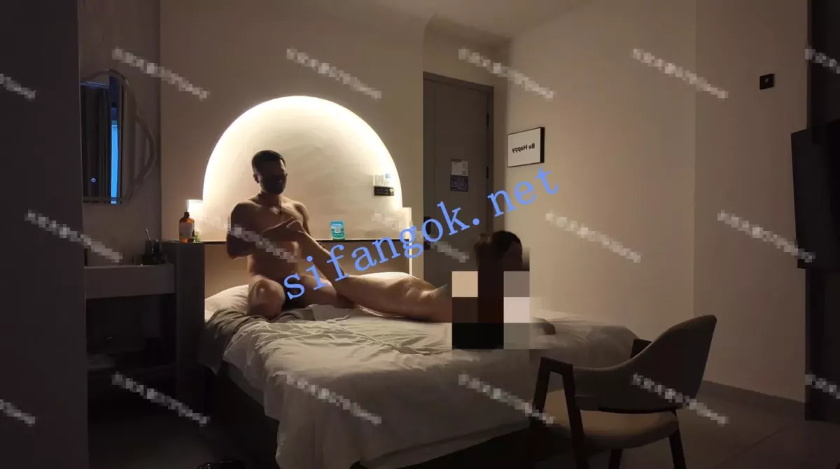 江西极品绿帽媚黑淫妻 长欢夫妻 精油按摩性爱 3