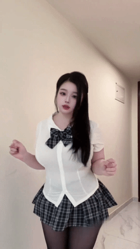 【抖音】丰满超反差博主【想想吃什么】裸舞 特写紫薇 极品 4