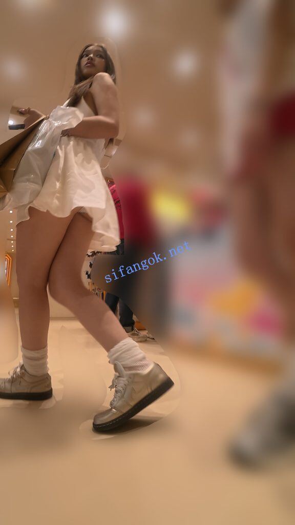 『D·D』-240-小麦色娇小身材，露背白连衣裙，混血妆容，波… 4