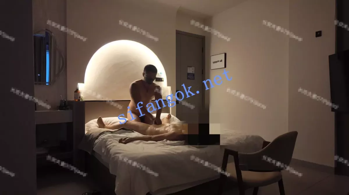江西极品绿帽媚黑淫妻 长欢夫妻 精油按摩性爱 5