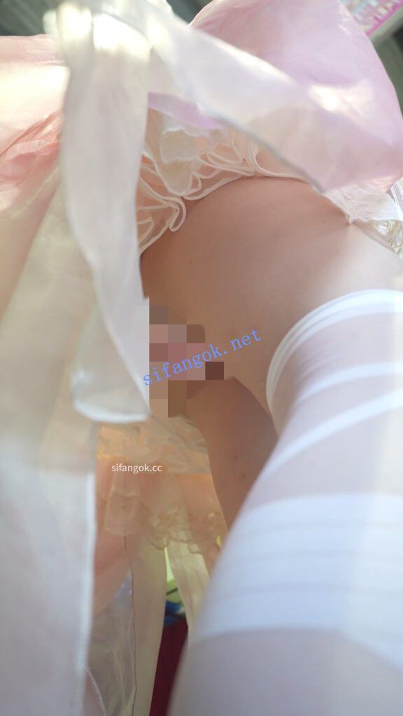 (BC-AA-696)两次抄底喜欢穿lo裙的看板娘..粉内+窄内露毛 6
