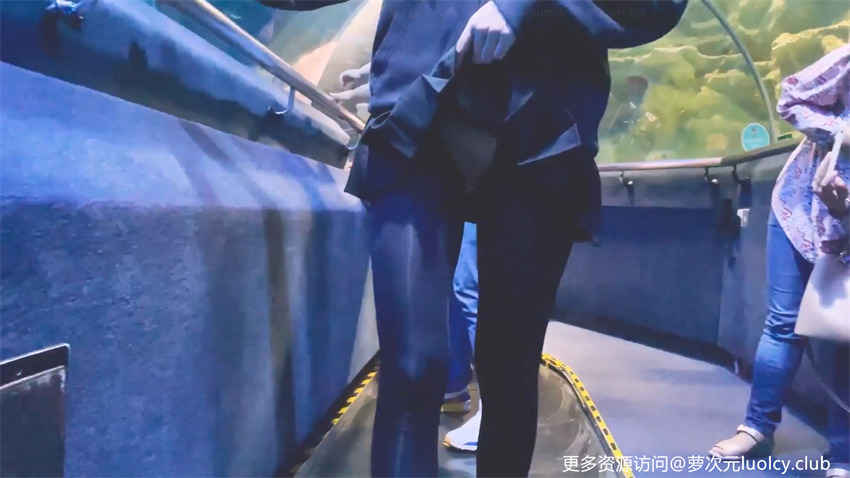 MoriyaExhibit – [福利订阅] 2.21小时 [人前露出] 新加坡博主 户外大胆露出合集 [2P8V-15.0G] 9