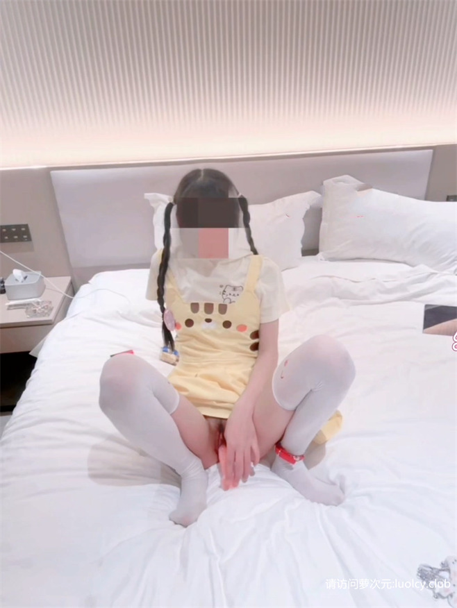 小雯宝宝(幼凛) – 新作 【288门槛】18分钟 邻家萝莉喷尿福利 自慰订阅 【1V-2.00G】 10