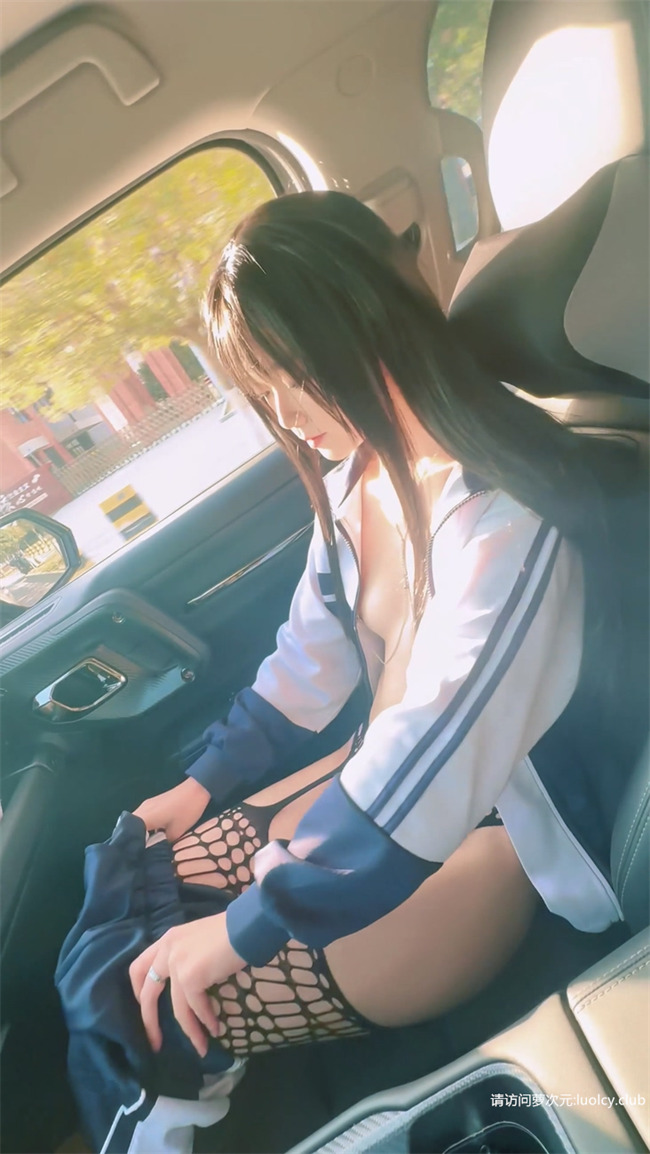 西萌工作室 – 【萝莉柚柚】40分钟 露脸定制 公寓露出商场 【16P4V-5.99G】 13 西萌工作室 – 【萝莉柚柚】40分钟 露脸定制 公寓露出商场 【16P4V-5.99G】 13