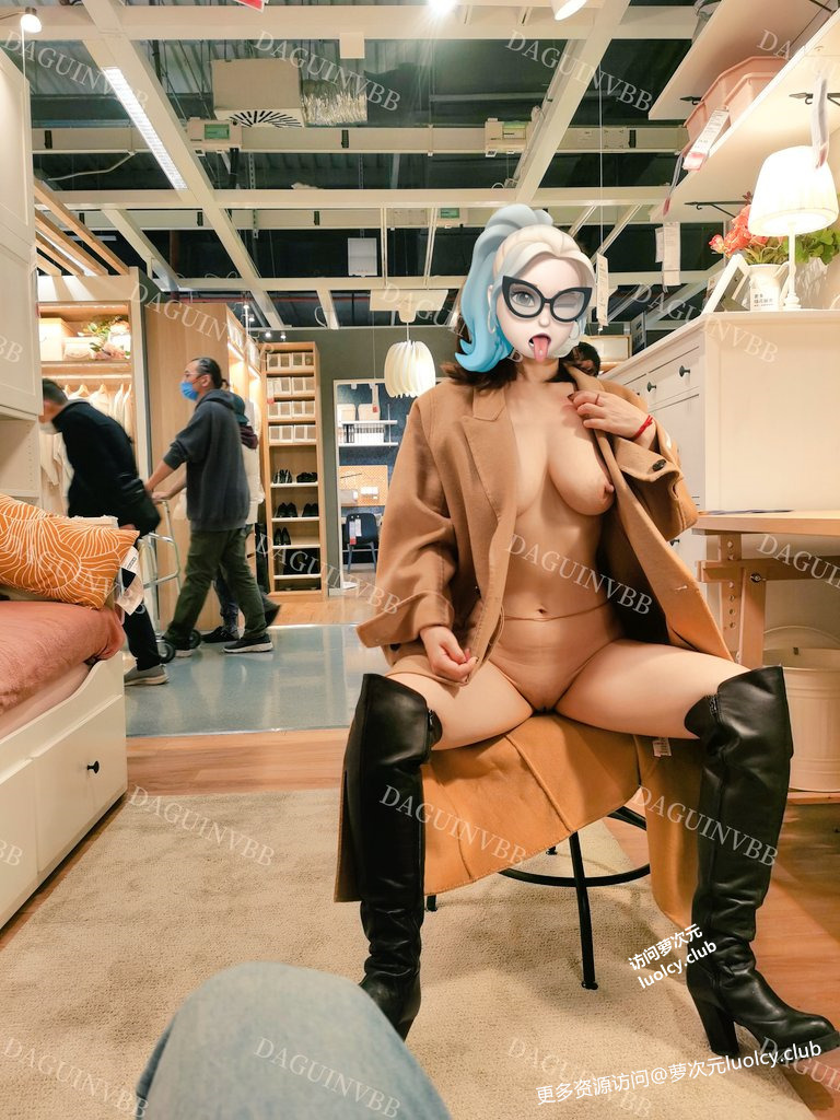 吃鸡的小狐狸 – 巨乳福利姬人前露出福利订阅 【324PnV-1.25G】 13