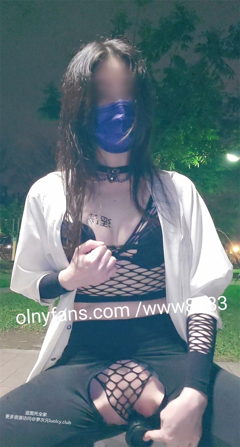 WWW8183 – OF顶级绿帽 露出3P 淫欲媚黑人妻私拍 【900PnV-1.78G】 15